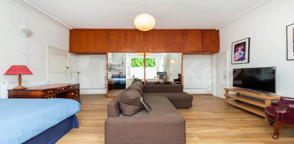 			Studio Apartment, 1 bath, 1 reception Studio			 Cromwell Avenue, Highgate